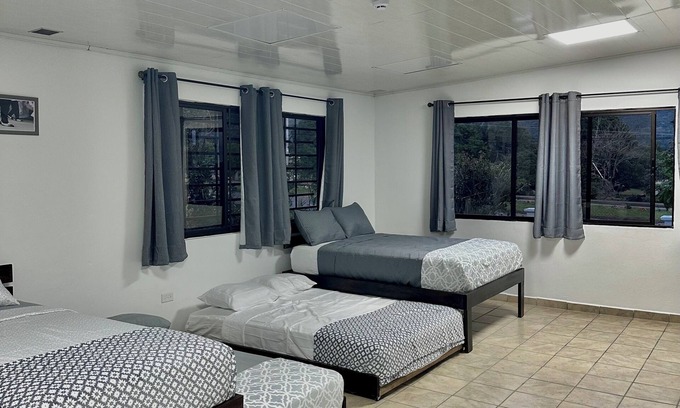 Alto Boquete Apartment | MOMA Guest House Alto Boquete - Family Room