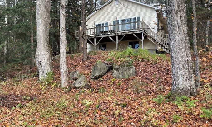 Westmore House | Moms House