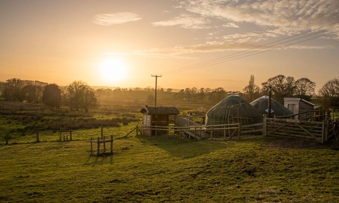Market Drayton Cabin | Mongolian Yurts Fordhall Organic Farm