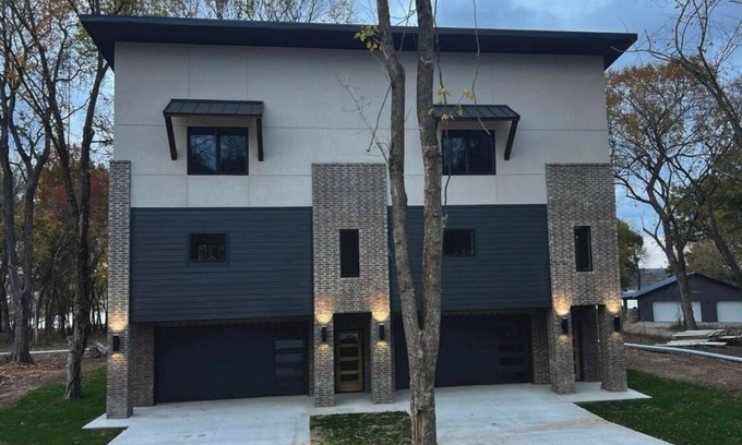 Afton Condo | MONKEY ISLAND LAKE VIEW CONDO, DECK WITH FIRE PIT+GRILL East