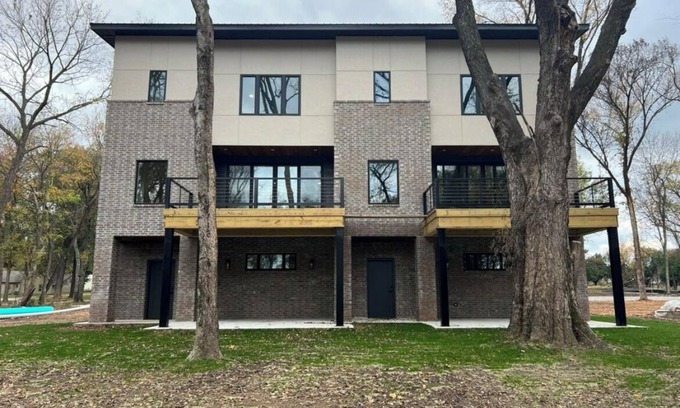 Afton Condo | MONKEY ISLAND LAKE VIEW CONDO, DECK WITH FIRE PIT+GRILL West