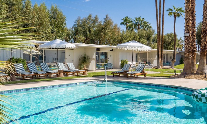 Desert Park Estates Hotel | Monkey Tree Hotel 15 by AvantStay | Stylish Hotel in Palm Springs w/CommunalPool