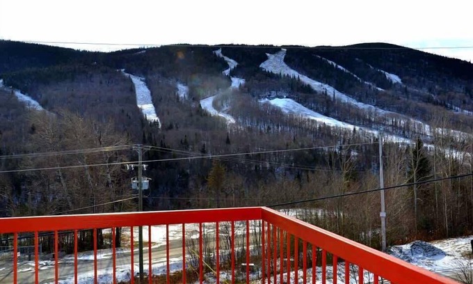 Notre-Dame-Auxiliatrice-de-Buckland Apartment | Mont du Midi 56 | Ski Condo