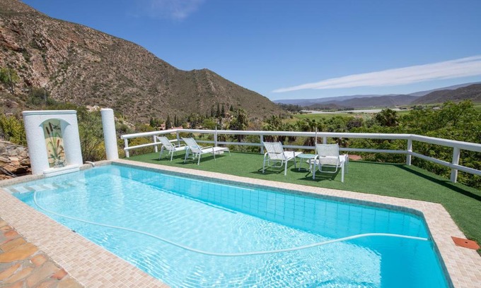Montagu Apartment | Montagu Little Sanctuary - Hot Spring Access at Special Rate