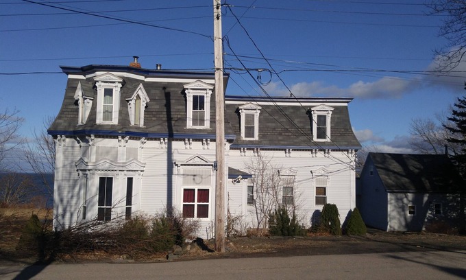 Digby House | Montague room for rent on Ocean Front