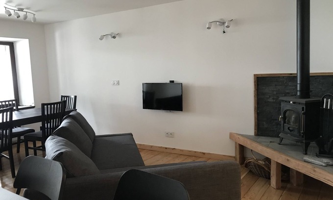 Vallouise-Pelvoux Apartment | Montbrison Appartment with 3 bedrooms and balcony in the center of Vallouise