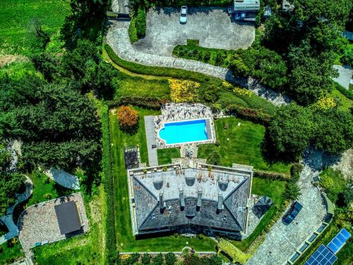 Lecco House | Montebello Lake