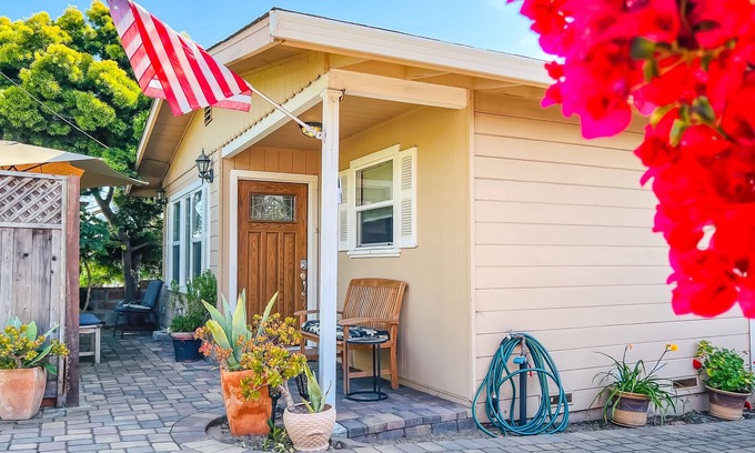 Seaside House | Monterey Co. Bungalow Near the Ocean - 2 Free Aquarium Passes Included!