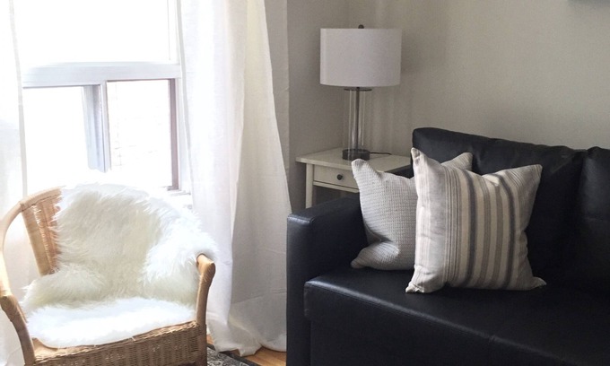 Midtown Toronto House | Monthly Rental in Central Toronto, the Annex, near Subway, U of T, Yorkville.