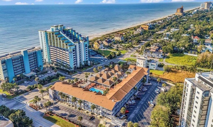 Myrtle Beach Apartment | Monthly Rental W&D Hot Tub 2nd Row N. Ocean Blvdnn