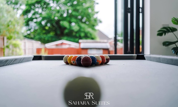 Cradley House | Monthly Stay | Modern 4BR | Cadbury & QE Hospital