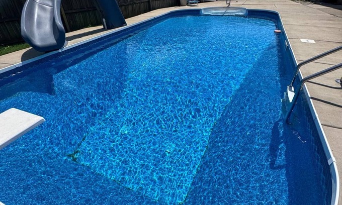 Olive Branch House | MONTHLY STAYS-Relaxing 4BR Getaway with Pool -with Extra Sleeping Space.