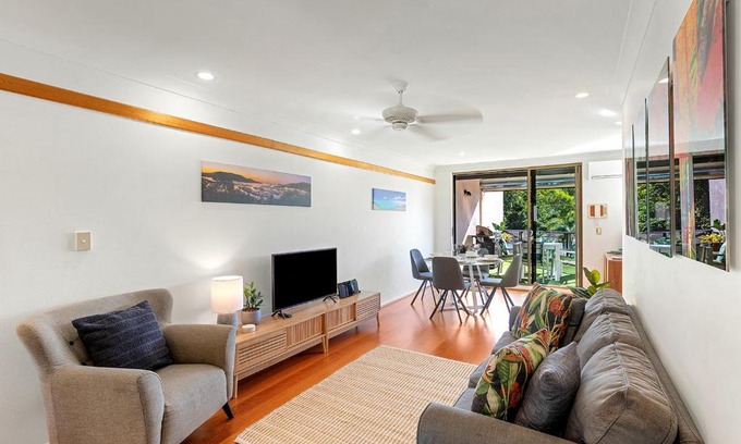 Airlie Beach Apartment | Montipora Unit 3 - In the heart of Airlie, wi-fi and Netflix
