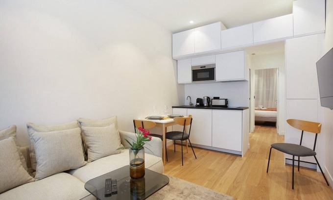 Notre Dame Apartment | Montmorency Center of Paris Le Marais Beaubourg