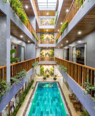 Huong Thuy Hotel | Moon Sun Boutique Villa Hotel