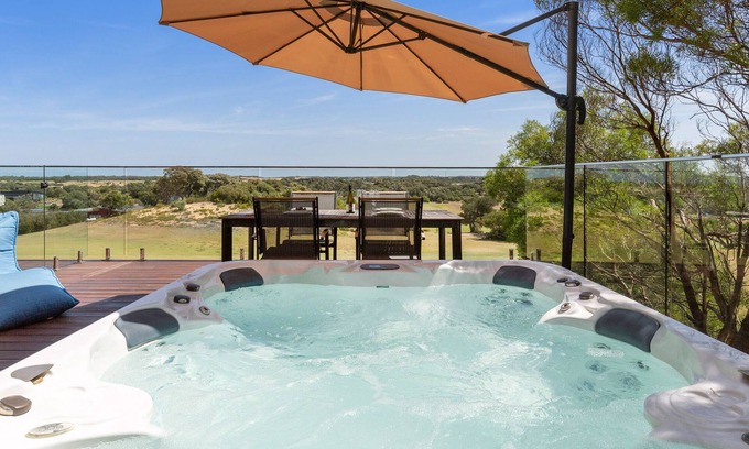 Fingal Apartment | Moonah Link Views, Spa, Sunset, Linen, Wi-Fi, private and serene