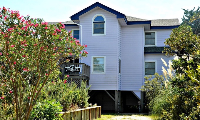 Ocracoke House | Moondance: Comfortable, true relaxation, soothing colors and décor.