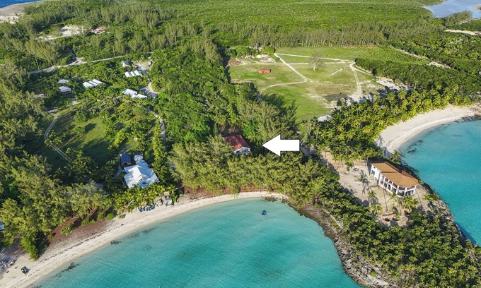 Gregory Town House | Moonflower on Beautiful Gaulding Cay Beach: Summer/Fall Special!
