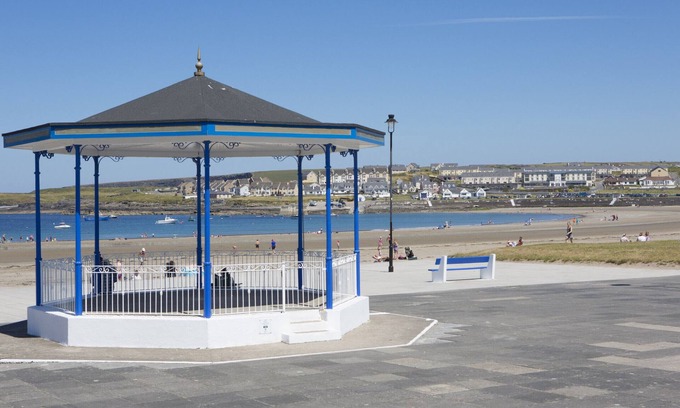 Kilkee Apartment | Moore Bay Holiday Homes