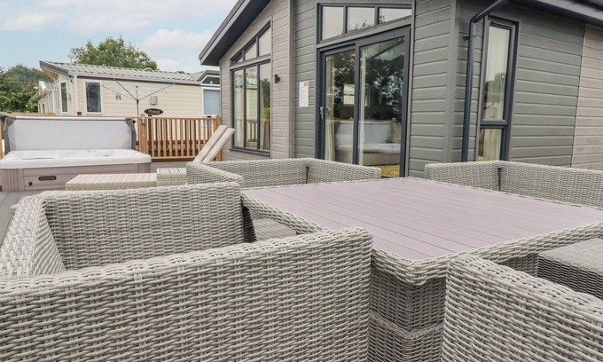 Redruth Cottage | MORDROS LODGE, family friendly, character holiday cottage in St Day