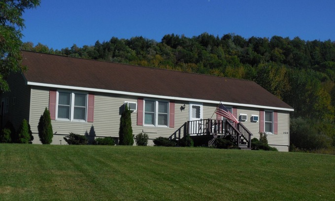 Richfield Springs House | Morgan Farm - Well cared for Ranch house near Canadarago Lake