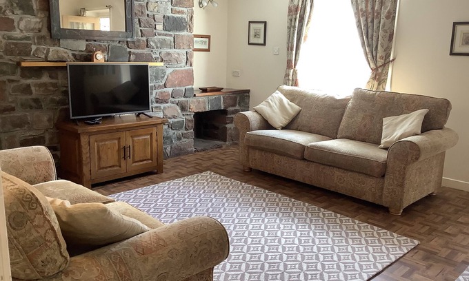 Lochcarron Cottage | Moriston Cottage - a cottage that sleeps 4 guests in 2 bedrooms