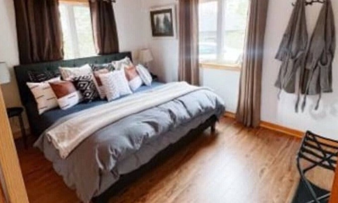 Smiths Corner Cabin | Morning Lane Cottage on Murphy Lake
