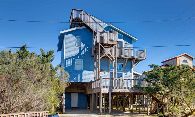 Ocracoke House | Morningside: Large Ocracoke home with amazing views from rooftop deck