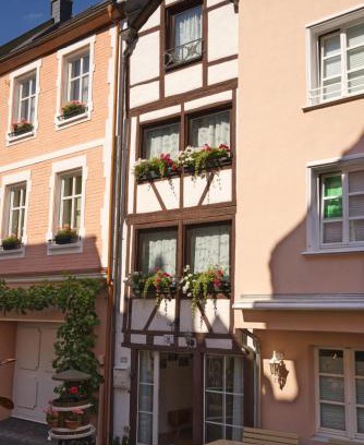 Bernkastel House | Mosel Röschen