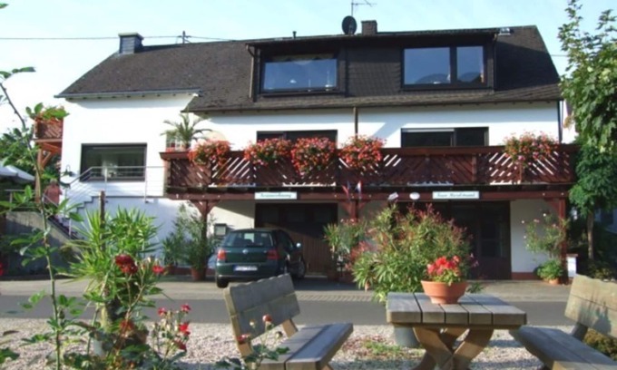 Losnich Apartment | Moselstrand 3 Einzigartig Schöne Lage Direkt an der Mosel und Moselradweg