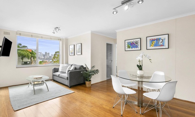 Mosman Apartment | Mosman - MUS21 - Musgrave Street - 2BR Apartment with Harbour Views Parking Near South Mosman Ferry
