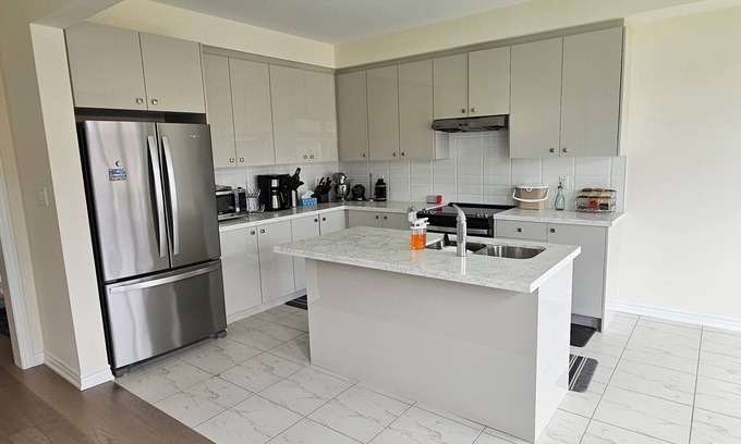 York Regional Municipality House | Most affordable room in the area with great amenities