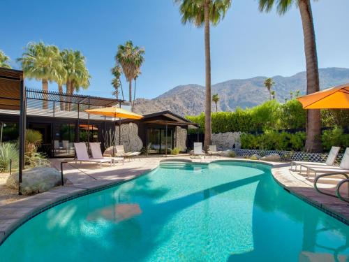 Old Las Palmas Villa | Mostero House by ACME House Company