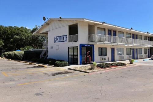 Abilene Hotel | Motel 6-Abilene, TX