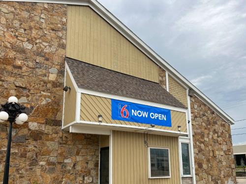 Ada Hotel | Motel 6 Ada OK