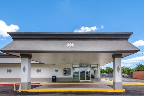 Groves Hotel | Motel 6 Groves, Tx
