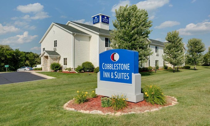 Clintonville House | Motel ∙ 6 guests