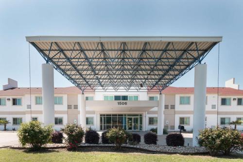 Hillsboro Hotel | Motel 6-Hillsboro, TX