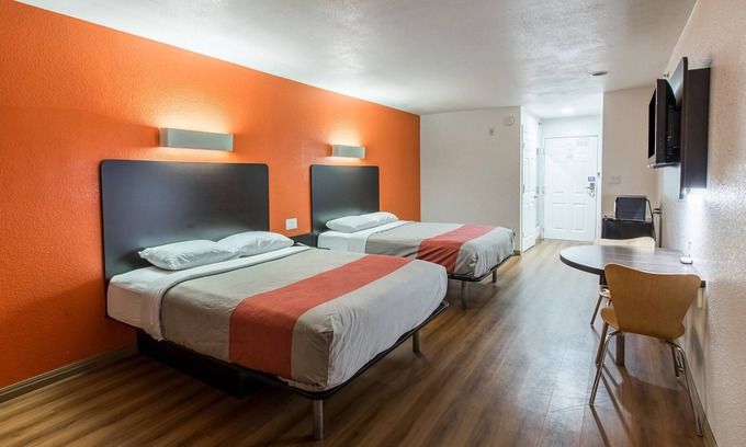 Hutchins Hotel | Motel 6 Hutchins, TX