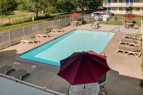 Lenexa Hotel | Motel 6-Lenexa, KS - Kansas City Southwest