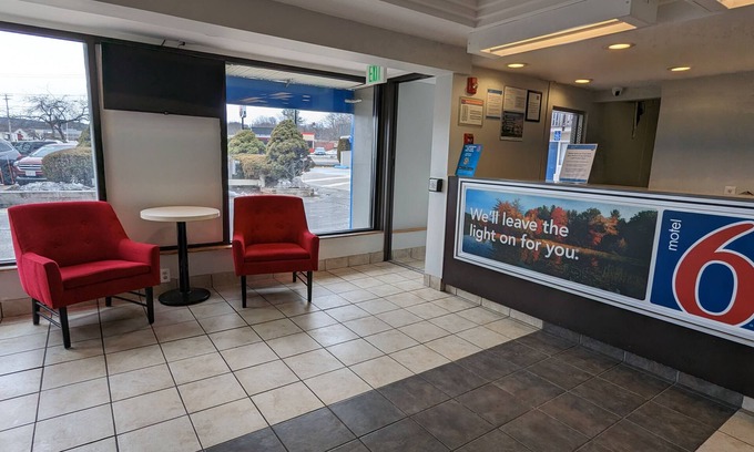 Leominster Hotel | Motel 6 Leominster, MA