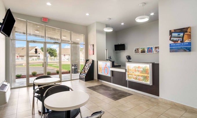 Lexington Hotel | Motel 6 Lexington, KY - Airport