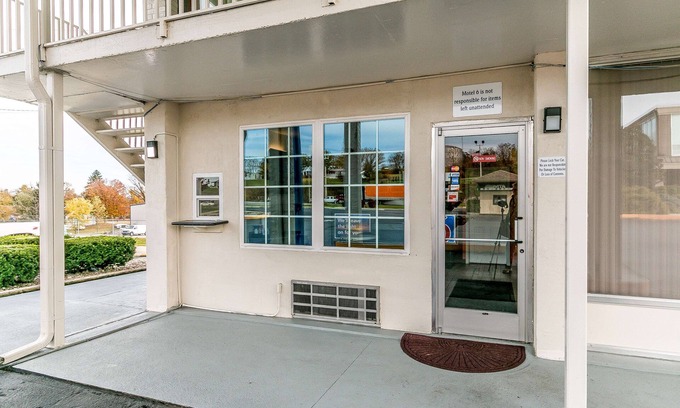 Somerset Hotel | Motel 6 Somerset, KY