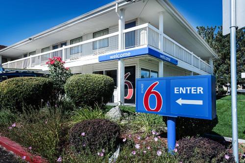 Sparks Hotel | Motel 6-Sparks, NV - Airport - Sparks