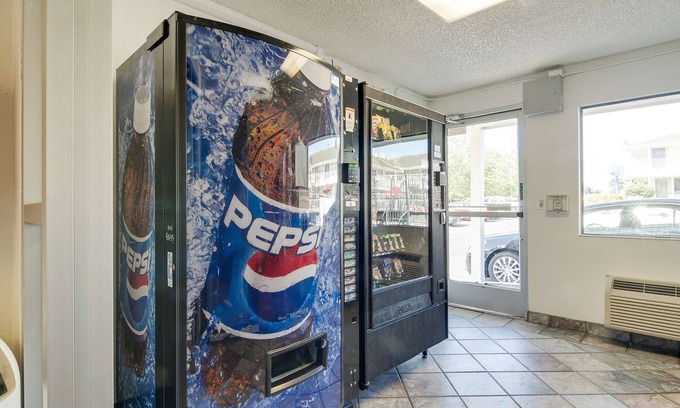 South End Hotel | Motel 6 Tacoma, WA - South