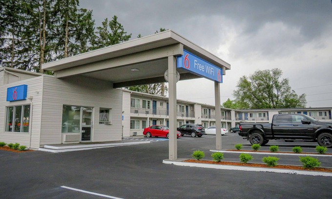 Tigard Hotel | Motel 6 Tigard, OR - Portland Southwest