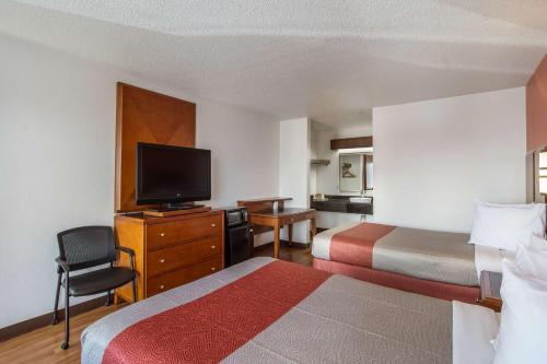 Van Buren Hotel | Motel 6-Van Buren, AR I- 40