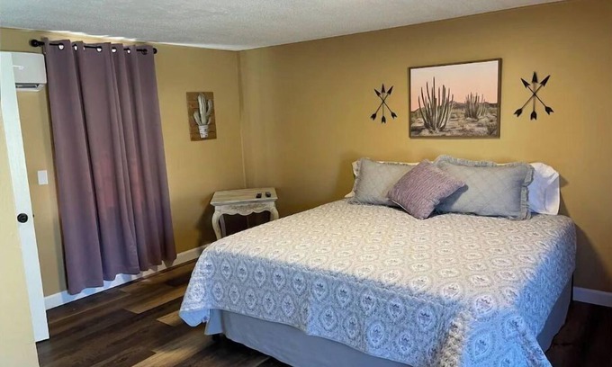 Gilbertsville Hotel | Motel at KY Lake. The Native Dessert