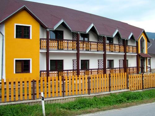 Vlachovo Hotel | Motel pod Stromíšom