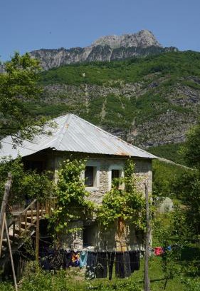 Kukes County House | Motina River Guesthouse